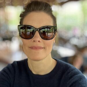 Meet your Posher, Alexandra